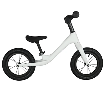 Детский балансировочный велосипед подходит для детей от 2 до 6 лет, комплектный детский велосипед из углеродного волокна может быть окрашен по индивидуальному заказу.